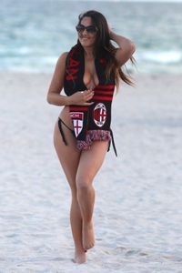 Claudia Romani â€“ Bikini Photoshoot in Miami Beachs6w4rgtd3q.jpg
