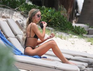 Delilah Belle Hamlin â€“ Sexy Thong Bikini Candids On the Beach in Tulum-z6x8k3smnt.jpg