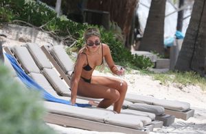 Delilah Belle Hamlin â€“ Sexy Thong Bikini Candids On the Beach in Tulum-w6x8k3xp3v.jpg
