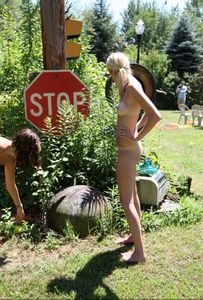 Naturist girls in garden - Amateur voyeur e6xkm0ppgg