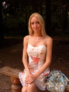 Russian-blonde-like-to-flash-x225-16xwaf4kha.jpg