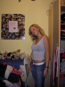 Blonde busty young teen with really great tits posing x46-k7ae8urfp0.jpg
