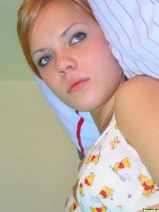 Sweet, young, hot posing in Bed x 188-x7a03gc0cc.jpg