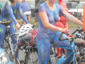 Fremont Solstice Naked Cyclists 2012 - MORE!!-h7c5ra1xkg.jpg