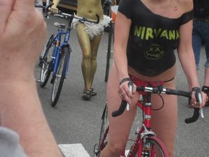 Fremont Solstice Naked Cyclists 2012 - MORE!!-c7c5ra36zb.jpg