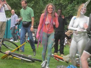 Fremont Solstice Naked Cyclists 2012 - MORE!!-57c5raonpx.jpg