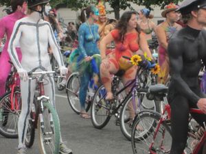 Fremont Solstice Naked Cyclists 2012 - MORE!!-y7c5ravikt.jpg