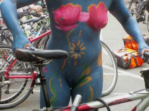 Fremont Solstice Naked Cyclists 2012 - MORE!!-n7c5rbmigh.jpg
