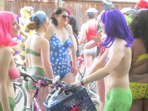 Fremont Solstice Naked Cyclists 2012 - MORE!!-37c5rbso1j.jpg