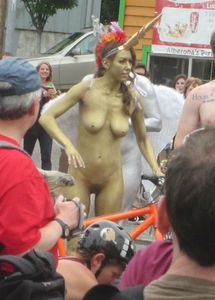 Fremont Solstice Naked Cyclists 2012 - MORE!!-n7c5rcnd4b.jpg