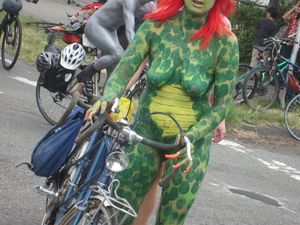 Fremont Solstice Naked Cyclists 2012-u7c5r0tajf.jpg