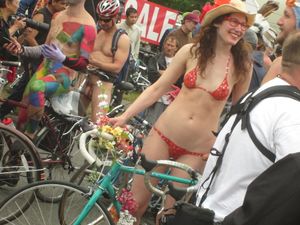 Fremont Solstice Naked Cyclists 2012 - MORE!!-d7c5rcr2a4.jpg