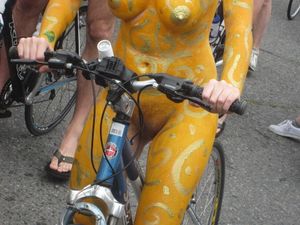 Fremont Solstice Naked Cyclists 2012-r7c5r14so3.jpg