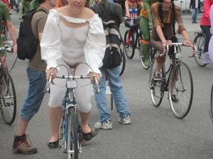 Fremont Solstice Naked Cyclists 2012 - MORE!!-f7c5rdoanf.jpg