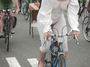 Fremont Solstice Naked Cyclists 2012 - MORE!!-d7c5rdrpjk.jpg