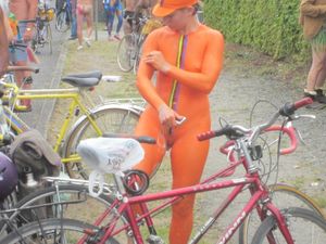 Fremont-Solstice-Naked-Cyclists-2012-o7c5r1udie.jpg