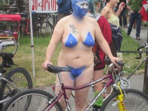 Fremont Solstice Naked Cyclists 2012e7c5r22ww6.jpg
