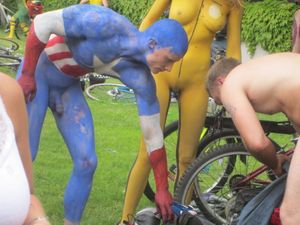 Fremont Solstice Naked Cyclists 2012 - MORE!!-07c5remgca.jpg