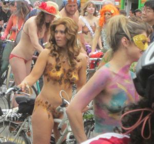 Fremont Solstice Naked Cyclists 2012-d7c5r2oumv.jpg