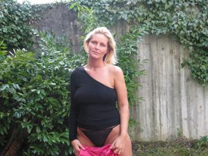 Sexy Blonde Amateur Wife (137 Pics)-07f8v1c20t.jpg